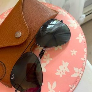 Black Ray Ban Aviators